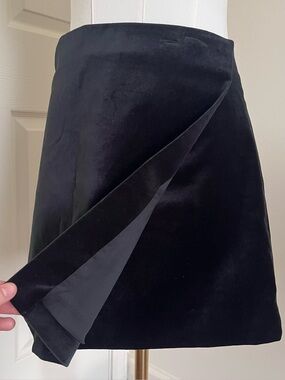 J. Crew Black Velvet Mini Wrap Skirt Italian Fabric Womens Size 8 Goth Summer